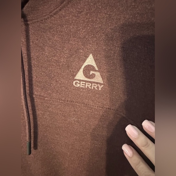 Gerry Burgundy Hoodie Size Medium Like New Sporty Athleisure Comfy - Picture 4 of 9